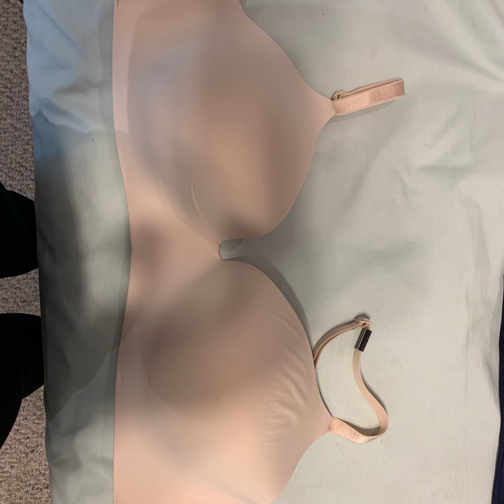 36DDD VS Bra